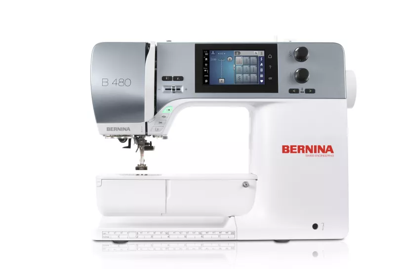 Bernina_480 front view zonder aanschuiftafel