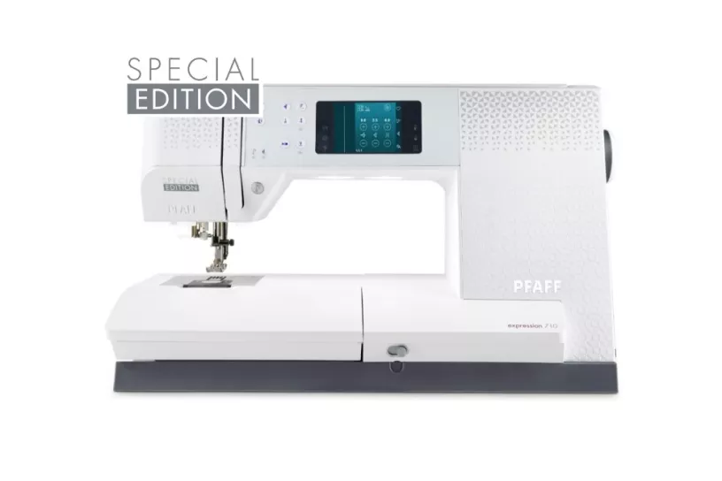 Pfaff Expression SE front view